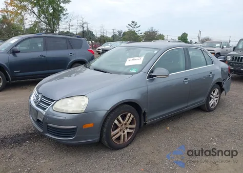 2005 Volkswagen Jetta Tdi z USA, uszkodzony, nr VIN 3VWST71K05M647895